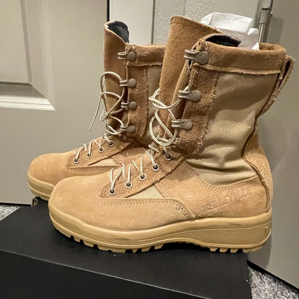 Steel toe military boots